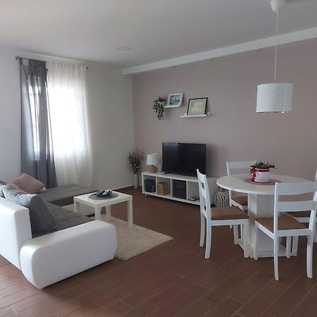 Apartman Lorna Туран Екстериор снимка