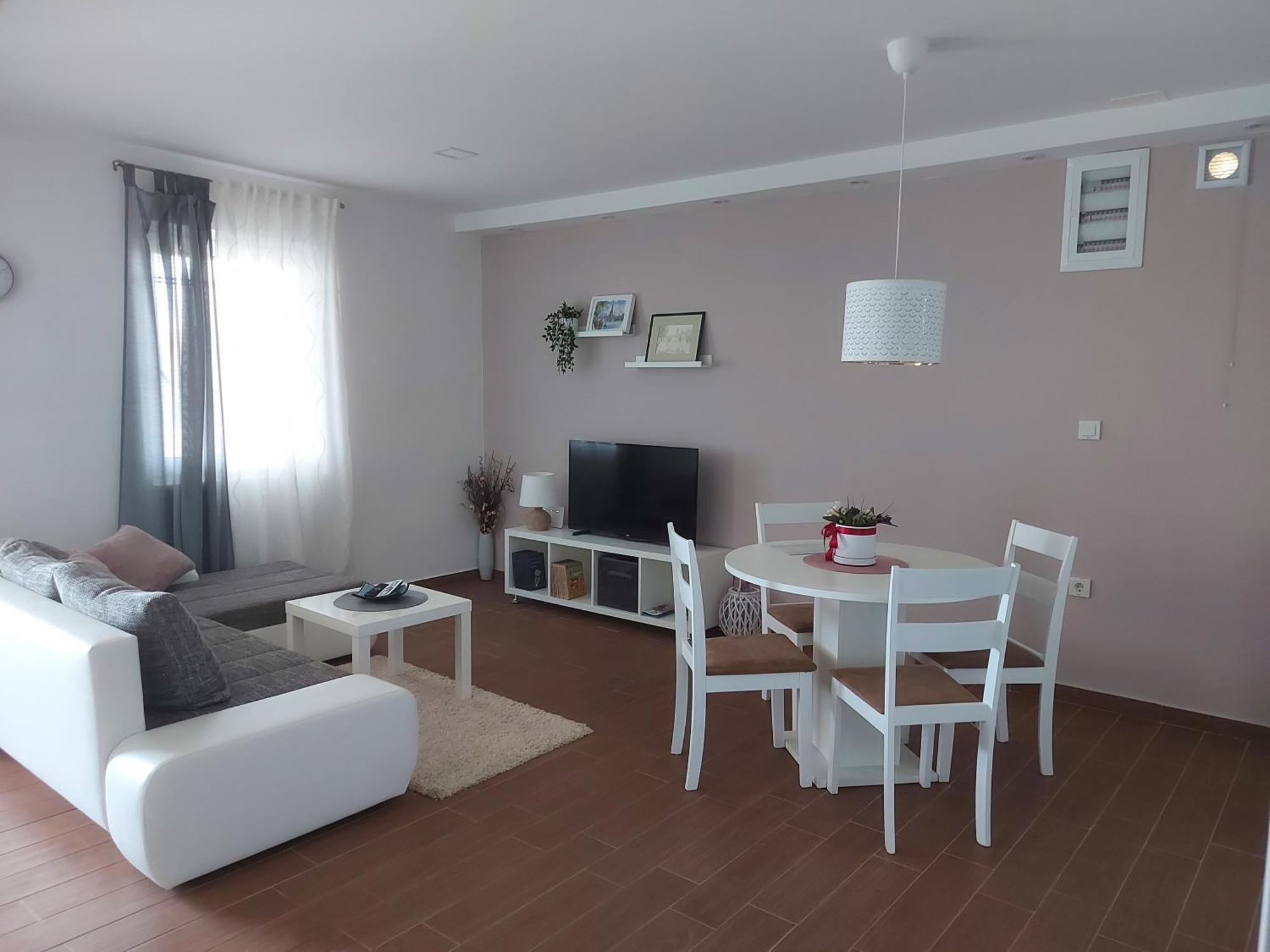 Apartman Lorna Туран Екстериор снимка