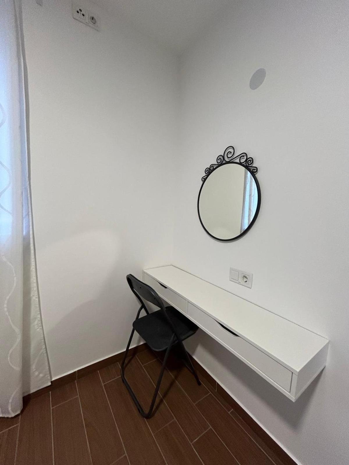Apartman Lorna Туран Екстериор снимка
