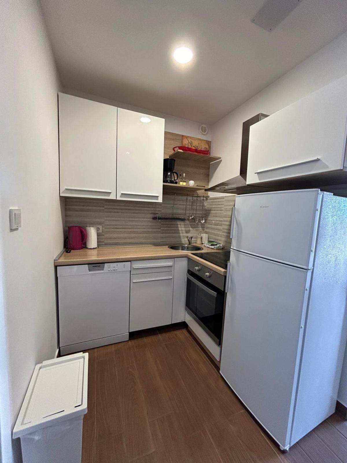 Apartman Lorna Туран Екстериор снимка