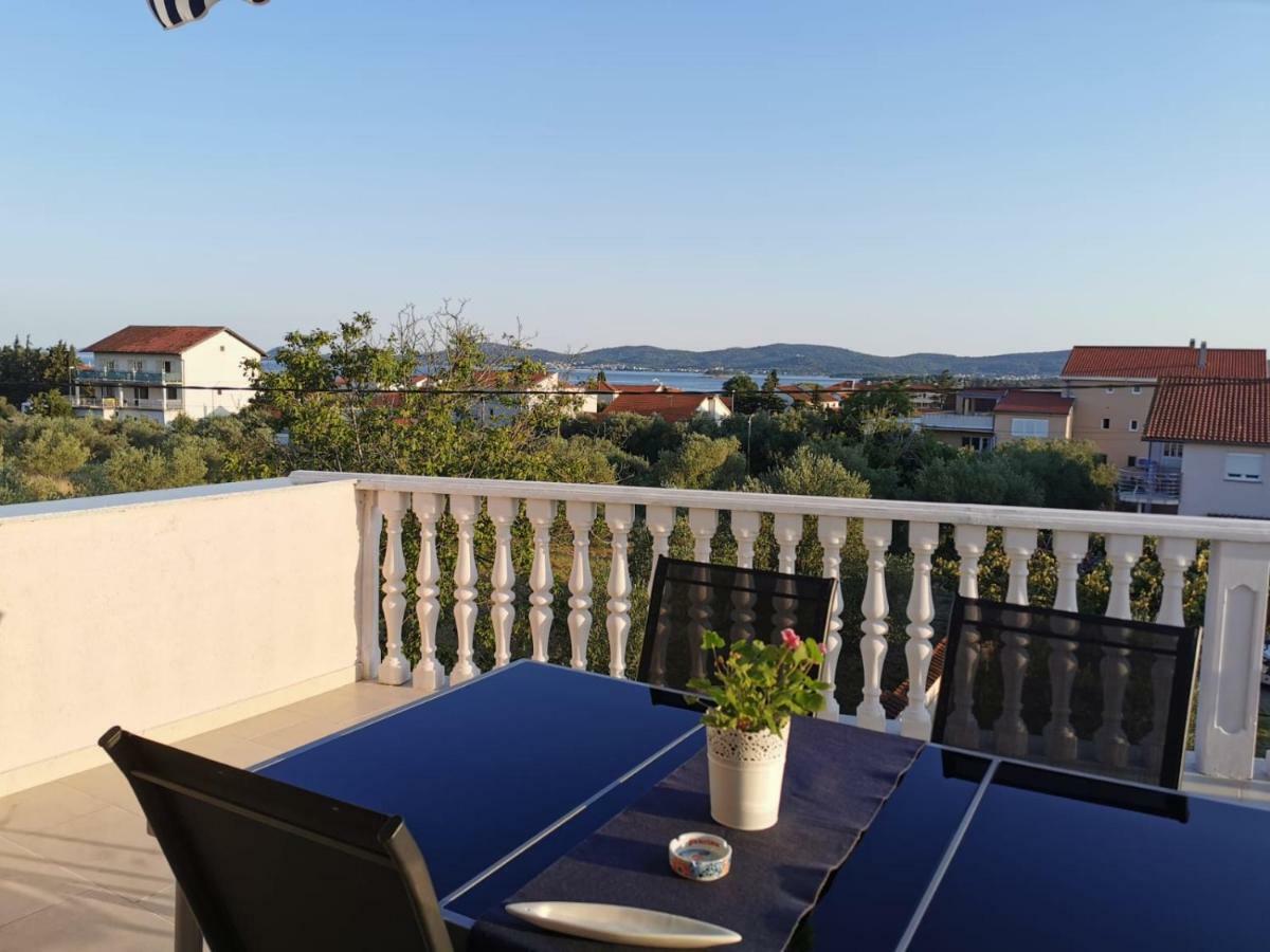 Apartman Lorna Туран Екстериор снимка